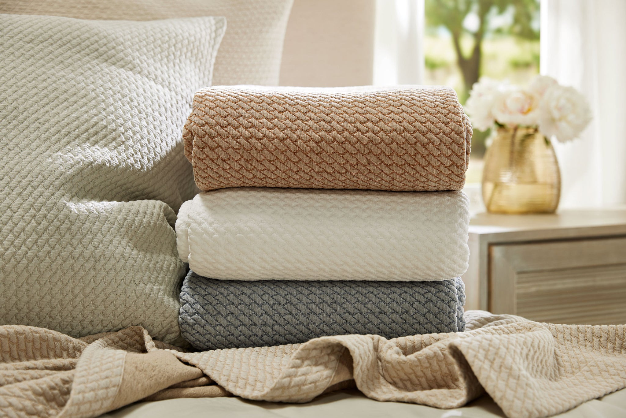 twentieth century fabrics テキスタイル Fabric by the Yard – Perennials Performance Textured Loop